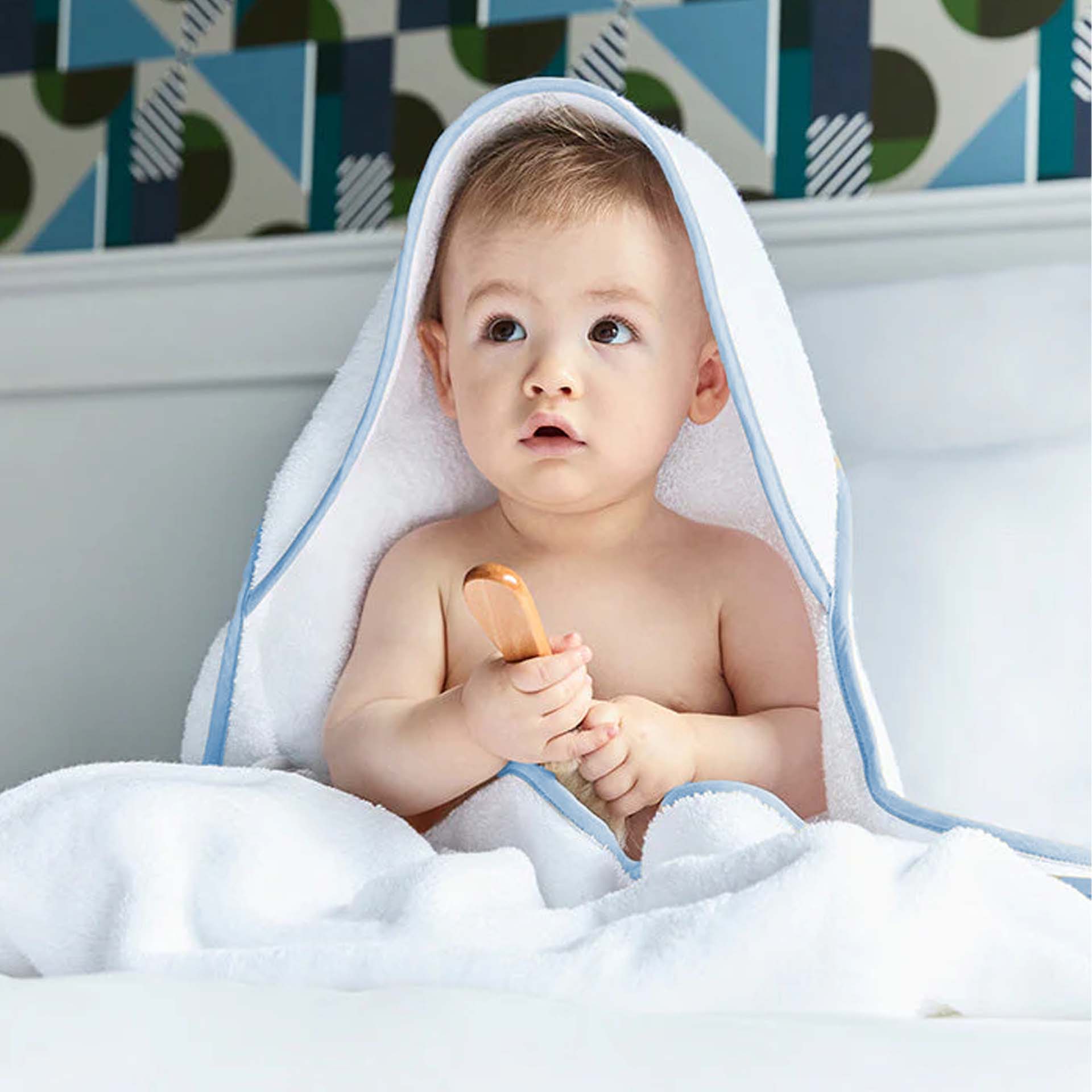Torres Novas Mira baby hooded towel