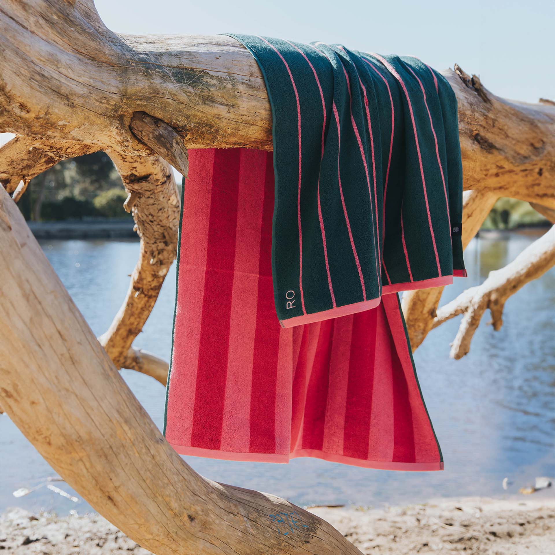 Torres Novas beach towel Pena red green